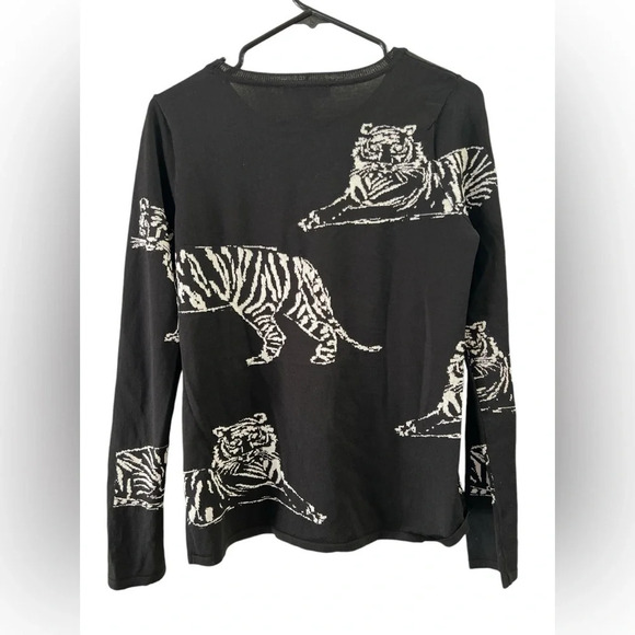 Black and white tiger long sleeve shirt - Picture 4 of 4